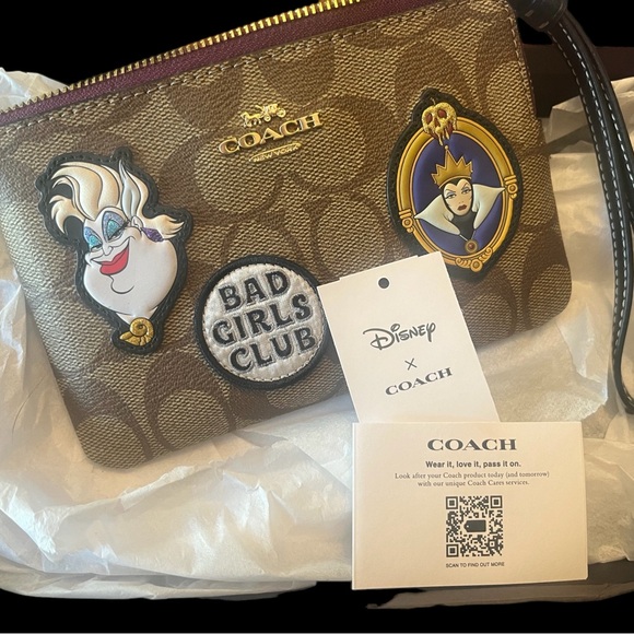 NWT COACH DISNEY COACH WRISTLET Disney iconic villains meet iconic Coach design - Picture 6 of 7